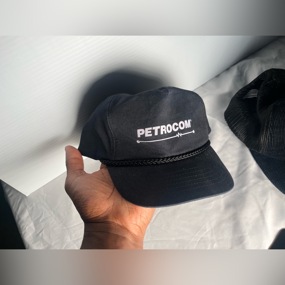 Black Petrocom Any Size Fits All Hat

Black Las Vegas Corduroy Hat